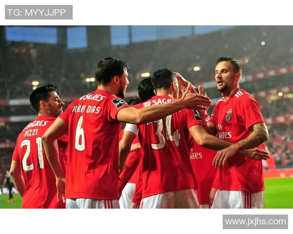 摩雷伦斯与本菲卡激战成和比赛结果引发球迷热议